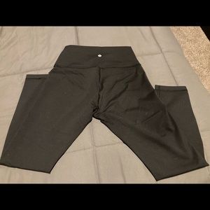 Lululemon yoga leggings 25” inseam, excellent cond
